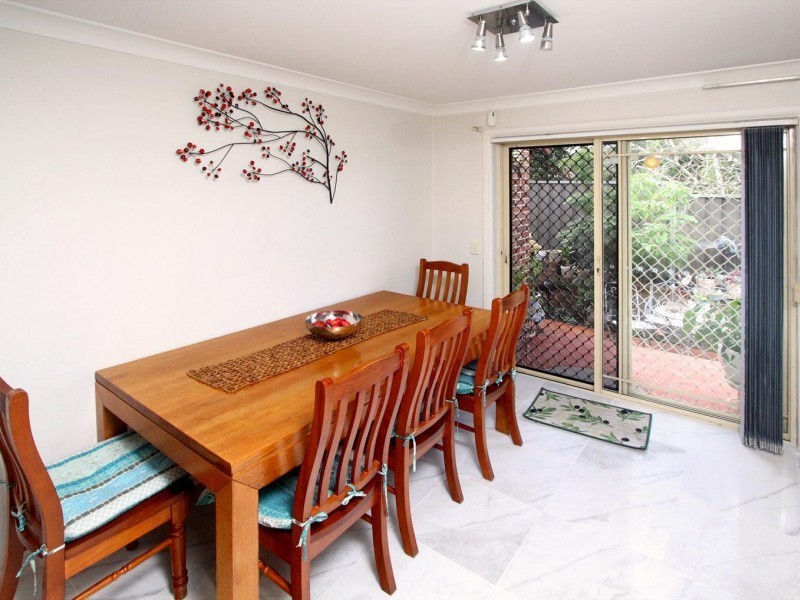 8/2-4 Lower Mount, Wentworthville NSW 2145