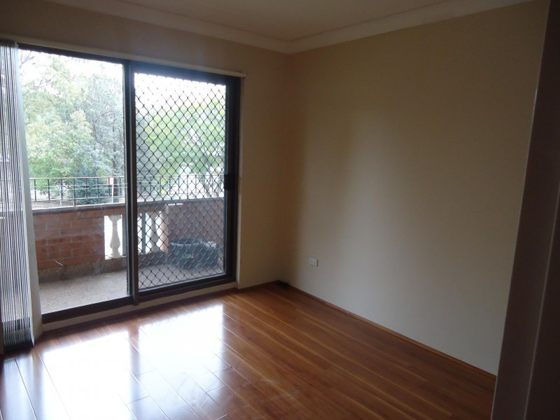 2/191 Hawkesbury Road, Westmead NSW 2145