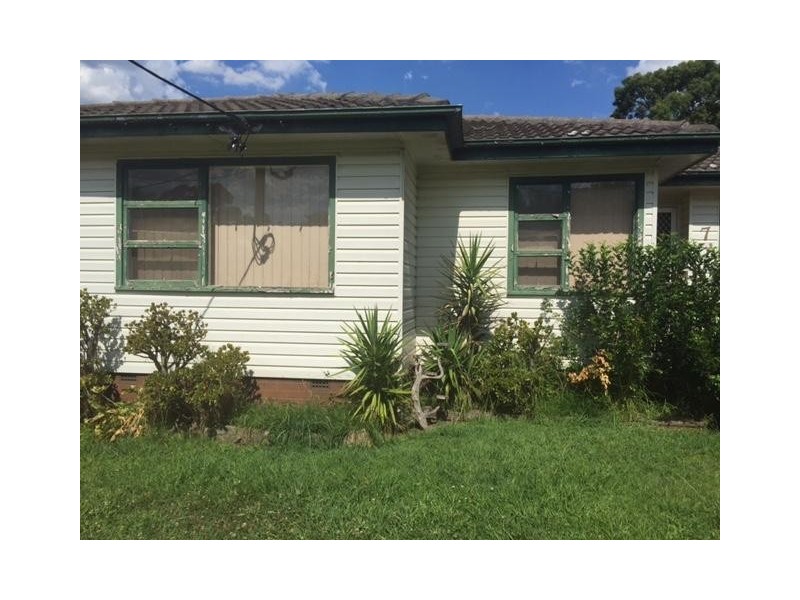 7 Ballandella Road, Toongabbie NSW 2146