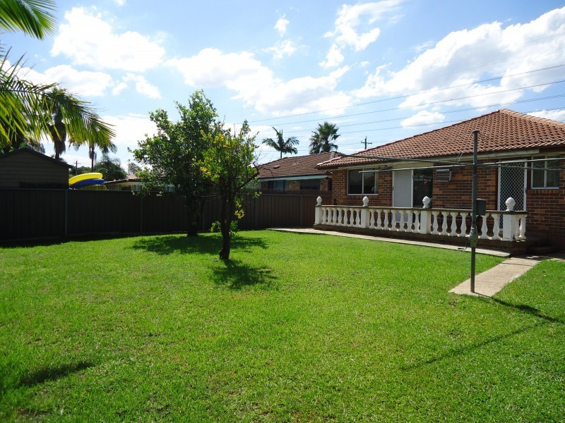 59 Chanel Street, Toongabbie NSW 2146