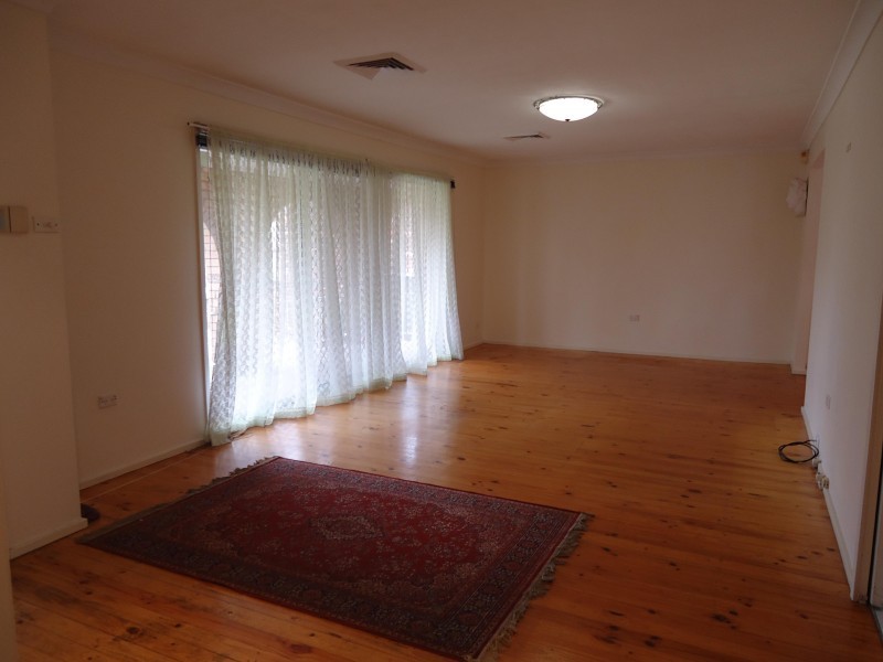 19 Lyle Street, Girraween NSW 2145