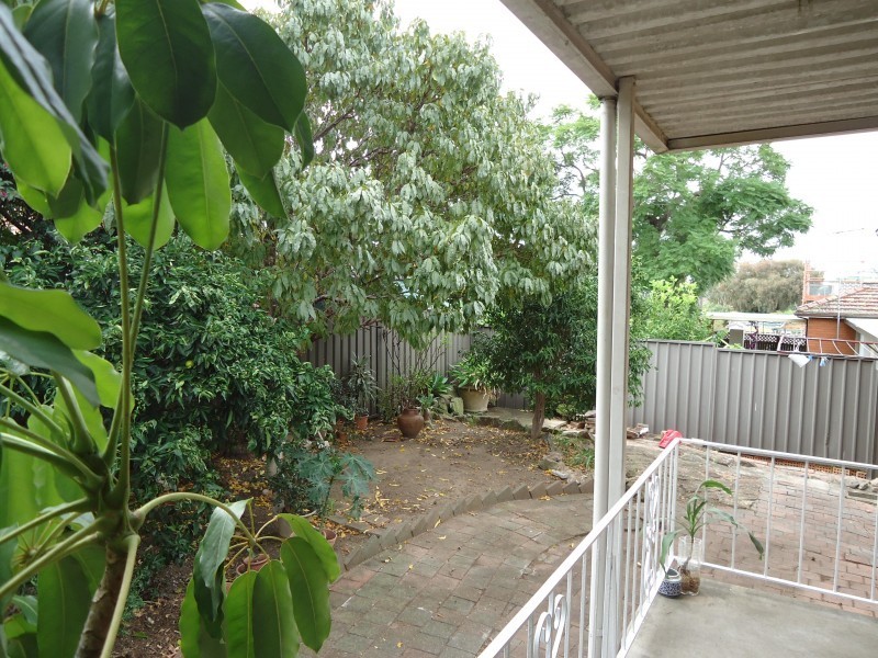 19 Lyle Street, Girraween NSW 2145