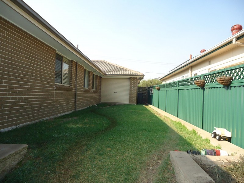 24 Wyena Road, Pendle Hill NSW 2145