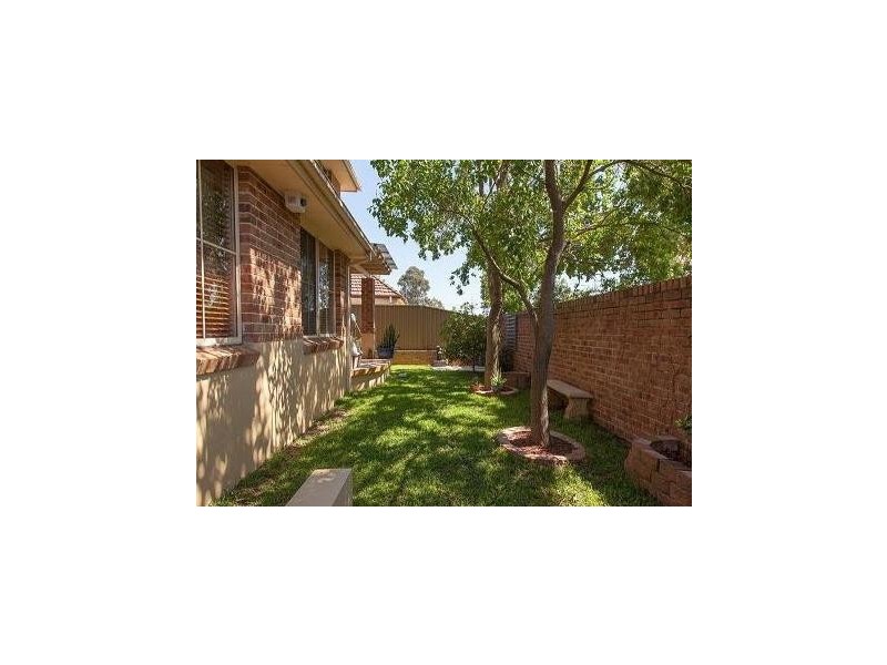 1/26 Carinya Road, Girraween NSW 2145