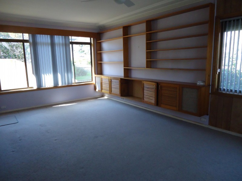 9 Cornock Avenue, Toongabbie NSW 2146