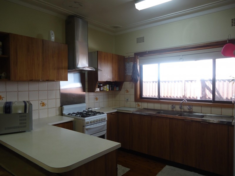 3 Wyena Road, Pendle Hill NSW 2145