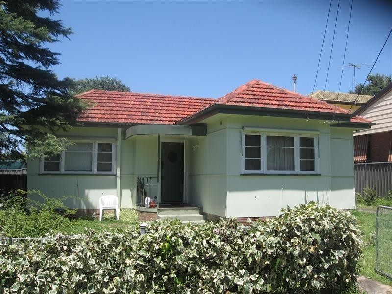 14 Oatlands Street, Wentworthville NSW 2145