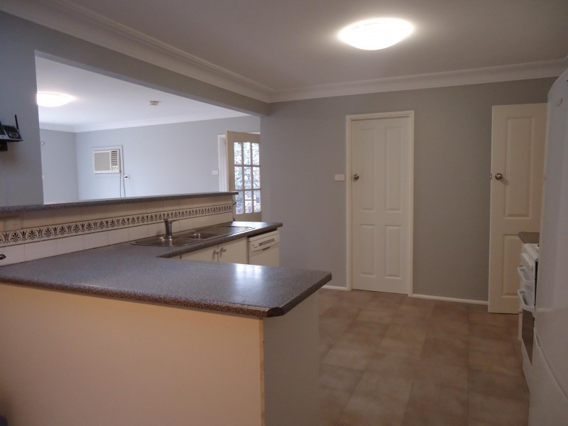 10 Boyne Avenue, Pendle Hill NSW 2145