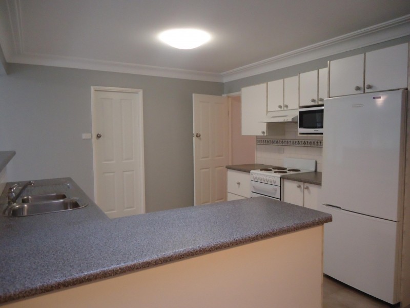 10 Boyne Avenue, Pendle Hill NSW 2145