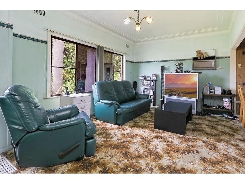 89 Bulli Road, Toongabbie NSW 2146