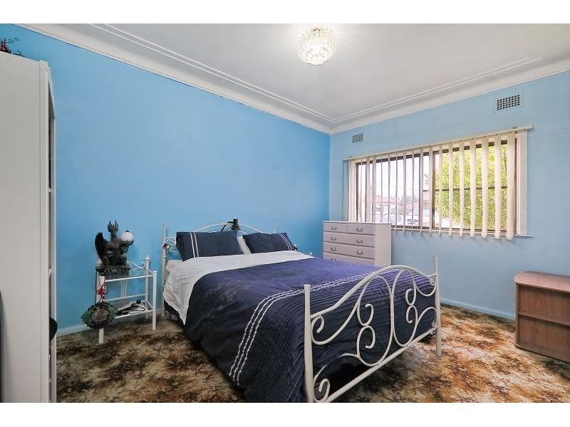 89 Bulli Road, Toongabbie NSW 2146