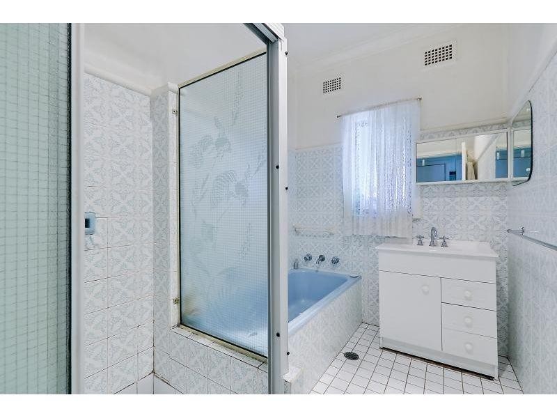 89 Bulli Road, Toongabbie NSW 2146