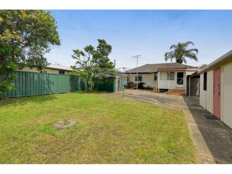 89 Bulli Road, Toongabbie NSW 2146