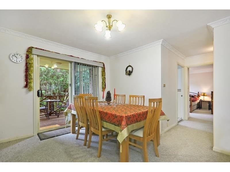 2/88 Ballandella Road, Toongabbie NSW 2146