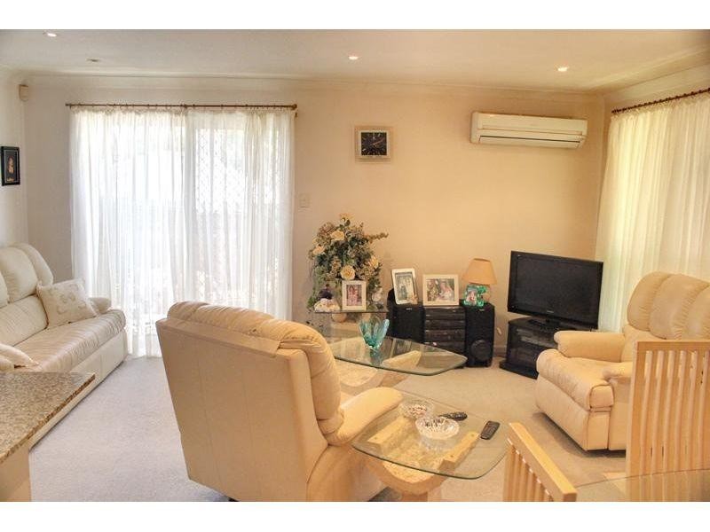 8/43 Magowar Road, Pendle Hill NSW 2145