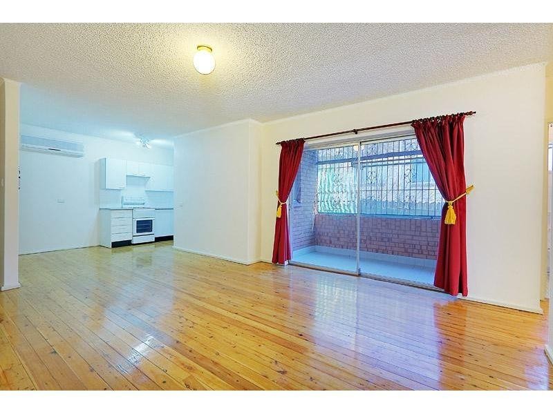 2/100 Stapleton Street, Pendle Hill NSW 2145