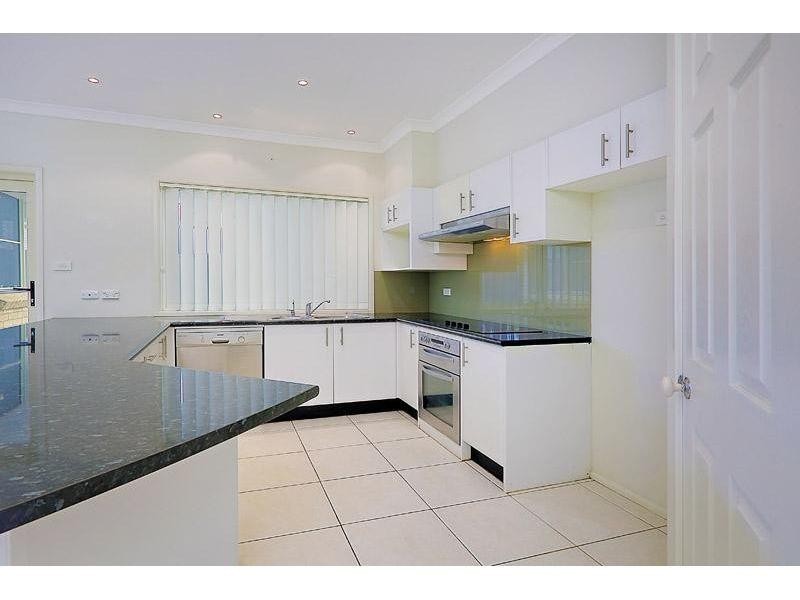 16 Austin Crescent, Constitution Hill NSW 2145