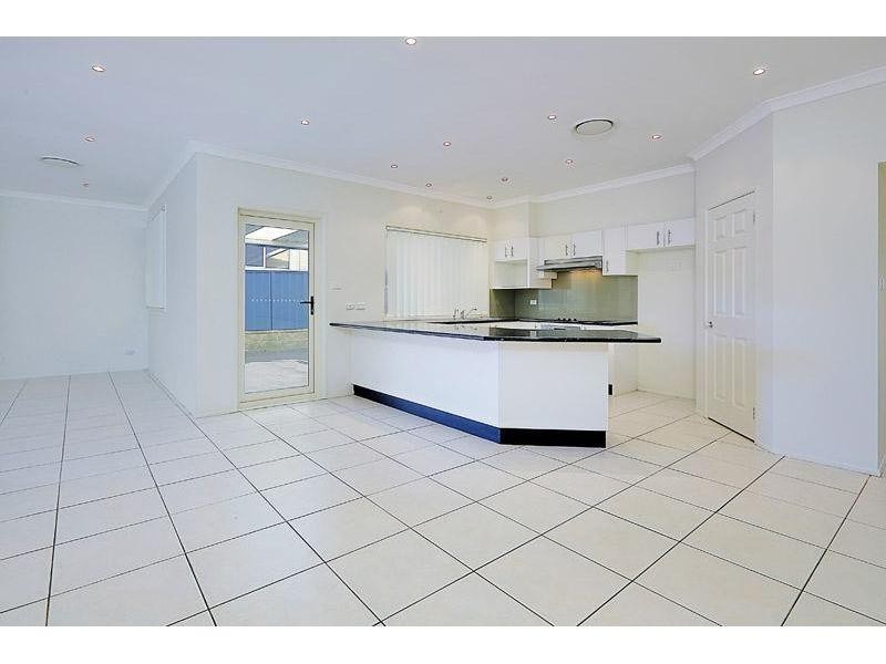 16 Austin Crescent, Constitution Hill NSW 2145