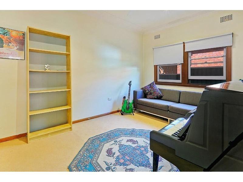 18 Essington Street, Wentworthville NSW 2145