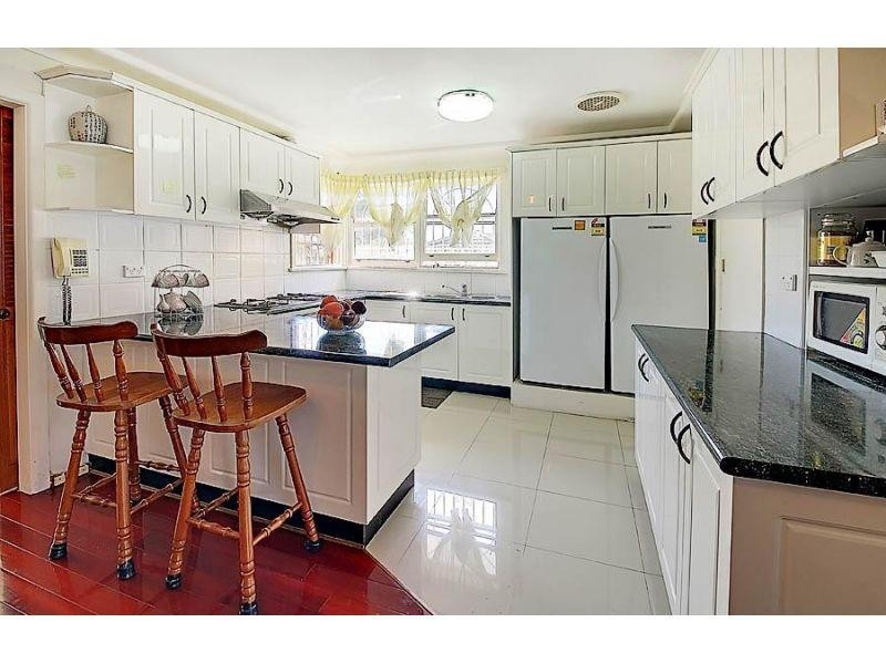 18 Lyle Street, Girraween NSW 2145