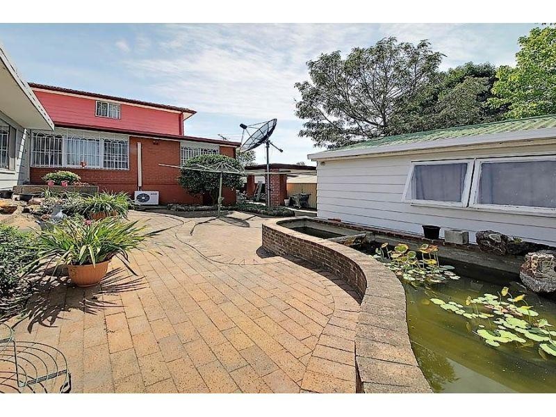 18 Lyle Street, Girraween NSW 2145