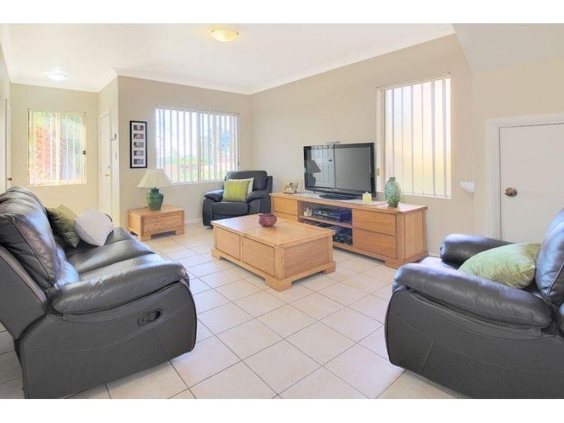 2/1-3 Hampden Road, South Wentworthville NSW 2145