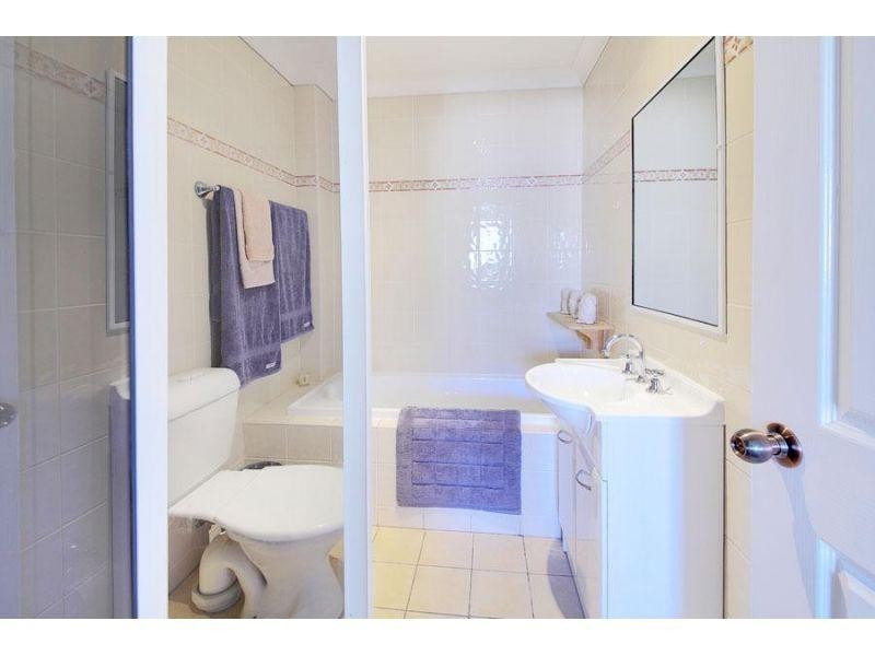 2/1-3 Hampden Road, South Wentworthville NSW 2145