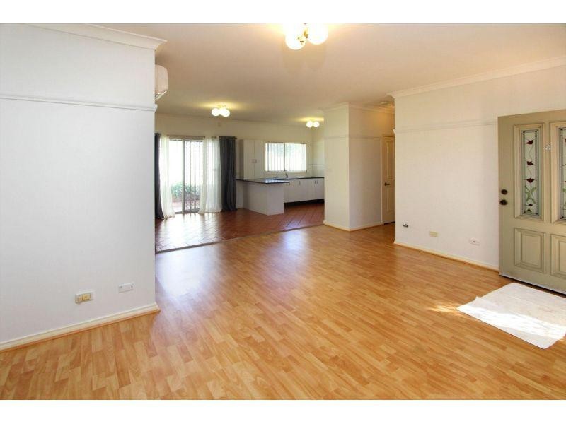 8/6-8 Gilba Road, Pendle Hill NSW 2145