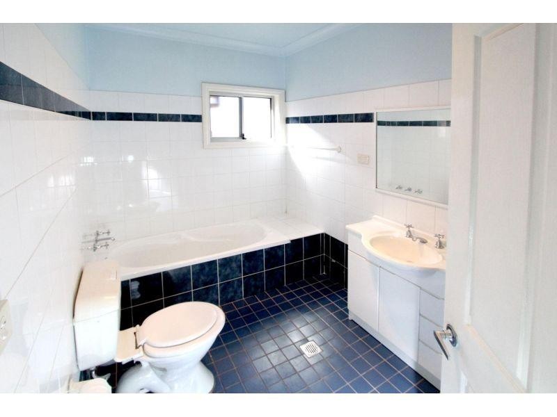 8/6-8 Gilba Road, Pendle Hill NSW 2145