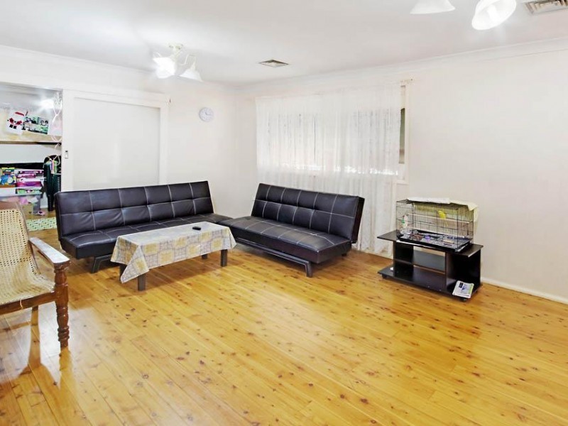 30 Bringelly Avenue, Pendle Hill NSW 2145