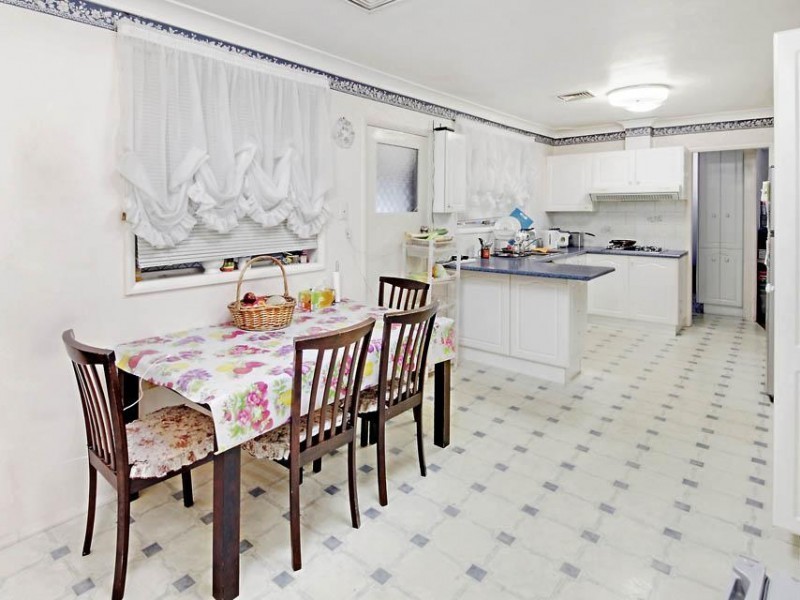 30 Bringelly Avenue, Pendle Hill NSW 2145