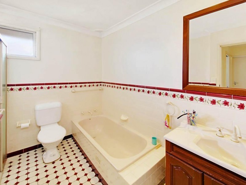 30 Bringelly Avenue, Pendle Hill NSW 2145