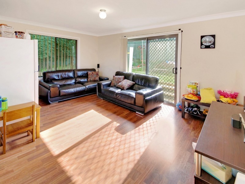 30 Bringelly Avenue, Pendle Hill NSW 2145