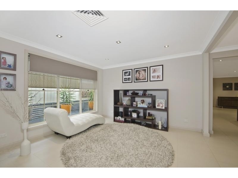 11 Yarra Place, Prestons NSW 2170