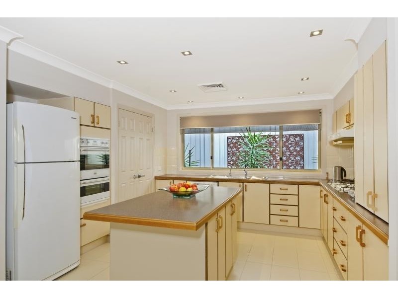 11 Yarra Place, Prestons NSW 2170