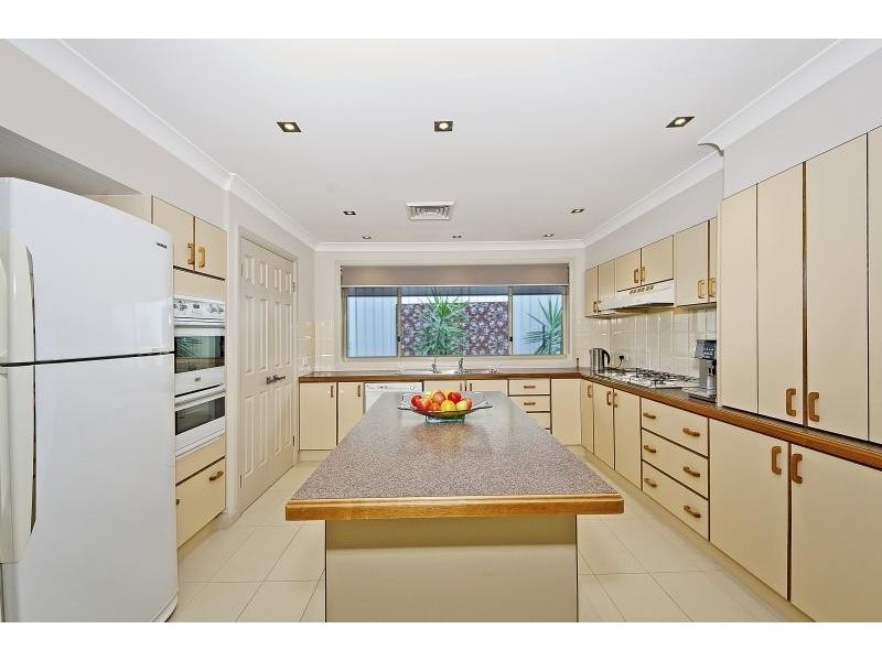 11 Yarra Place, Prestons NSW 2170