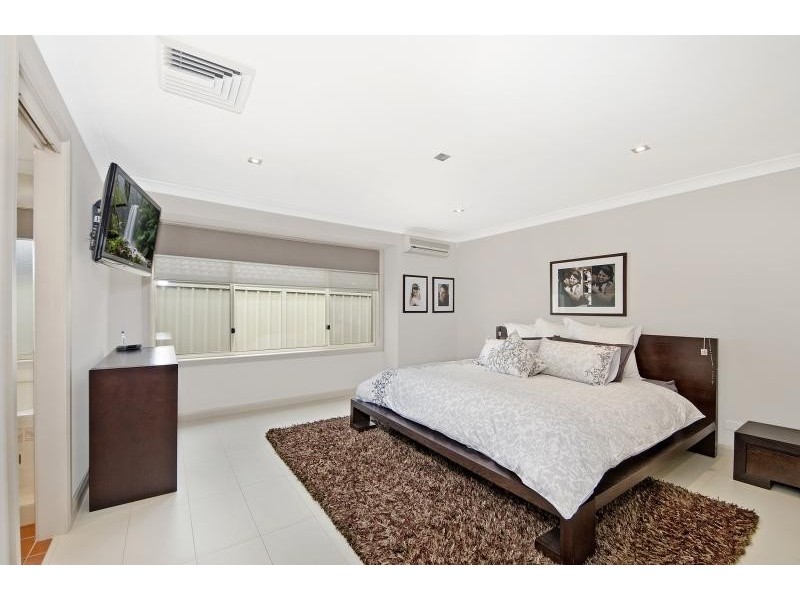 11 Yarra Place, Prestons NSW 2170