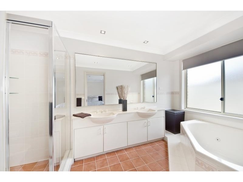 11 Yarra Place, Prestons NSW 2170