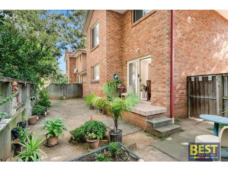 2/112-114 Targo Road, Girraween NSW 2145