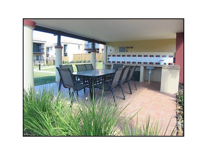 302 Christine Avenue, Varsity Lakes QLD 4227