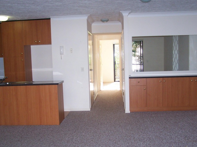 9/16-24 Purli Street, Chevron Island QLD 4217