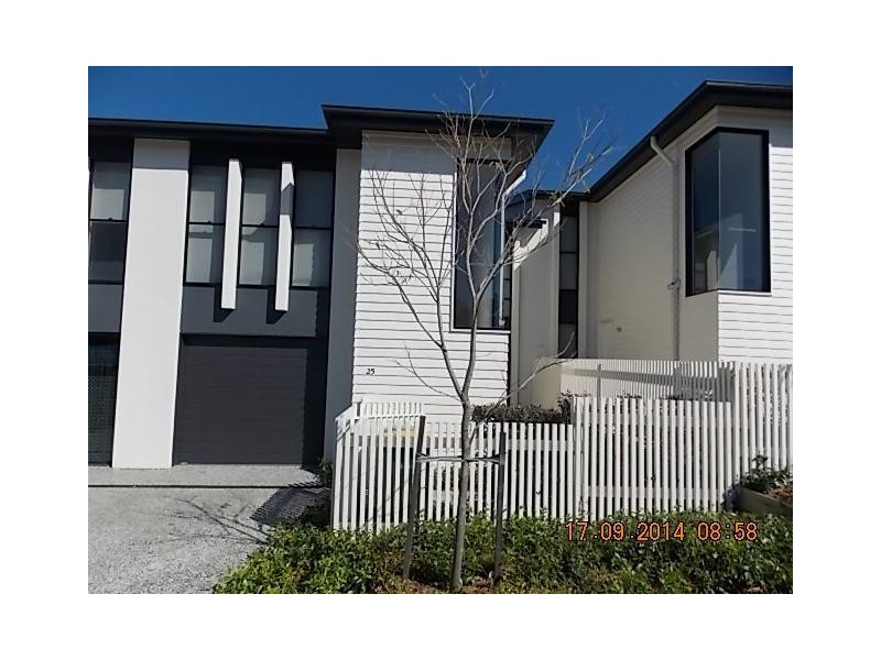 01 Norris Street, Pacific Pines QLD 4211