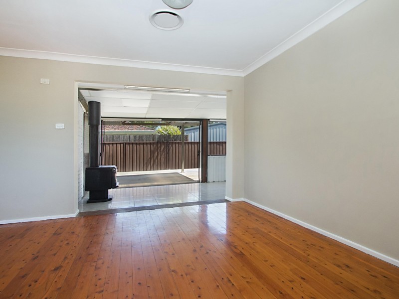 6 Huxley Place, Colyton NSW 2760
