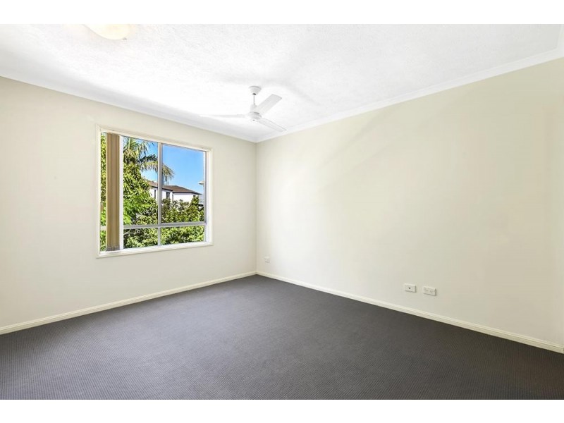 142 Stanhill Drive, Chevron Island QLD 4217