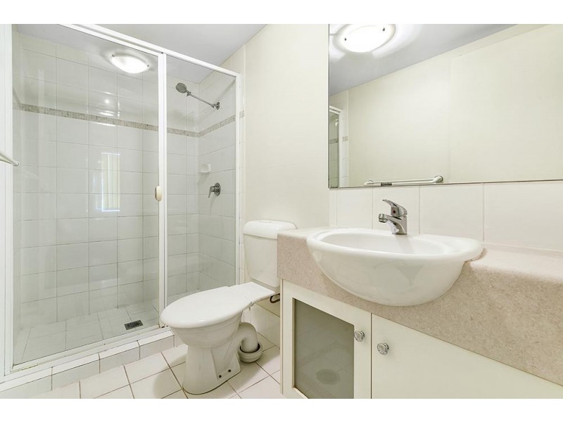 142 Stanhill Drive, Chevron Island QLD 4217