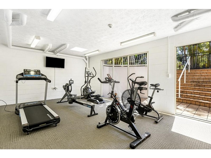 142 Stanhill Drive, Chevron Island QLD 4217