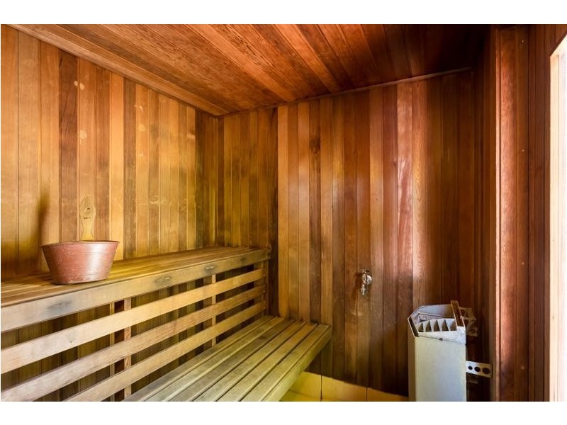 142 Stanhill Drive, Chevron Island QLD 4217