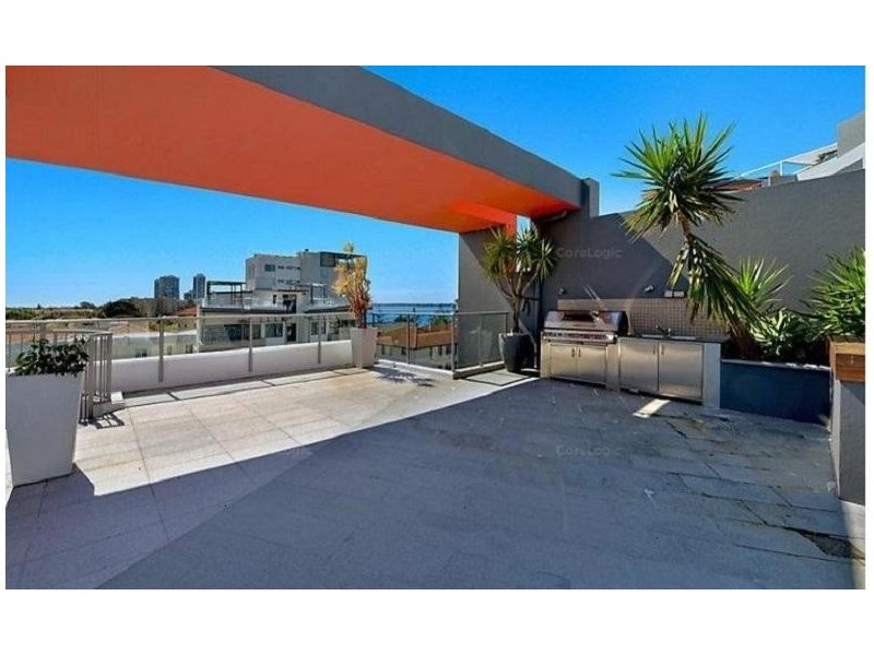 438 Marine Parade, Biggera Waters QLD 4216