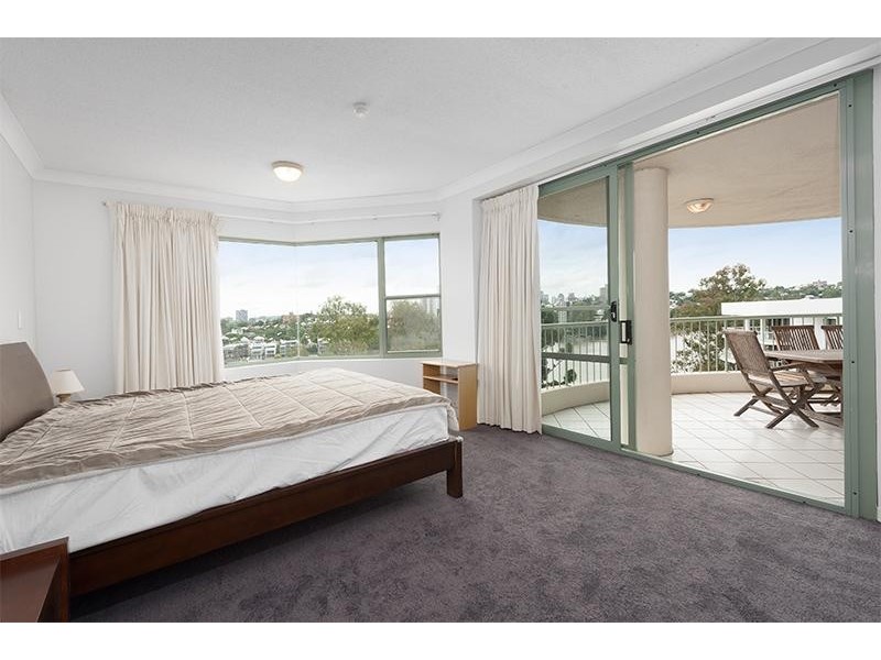 72 Macquarie Street, St Lucia QLD 4067