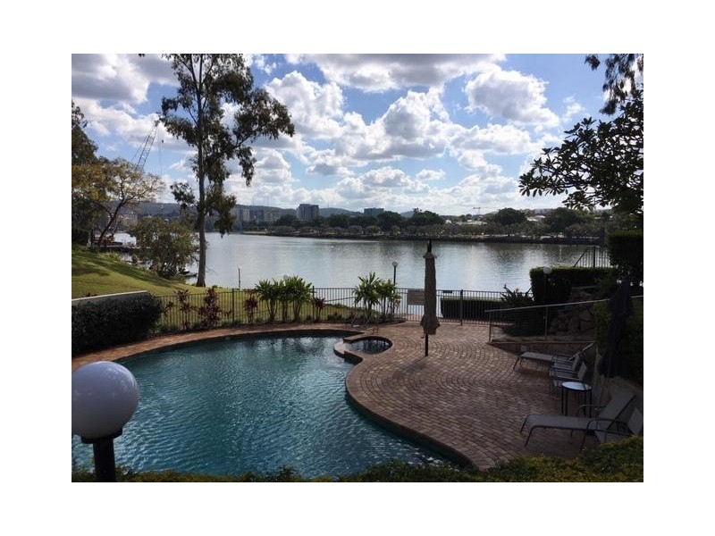 72 Macquarie Street, St Lucia QLD 4067